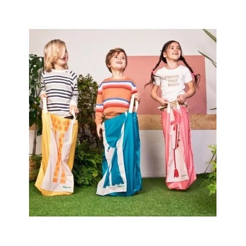 JUMPING FRIENDS - CORRIDA DE SACOS